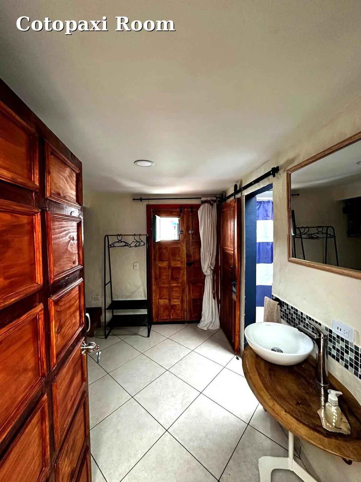 Hostal El Quinde ซาเลนโต ภายนอก รูปภาพ