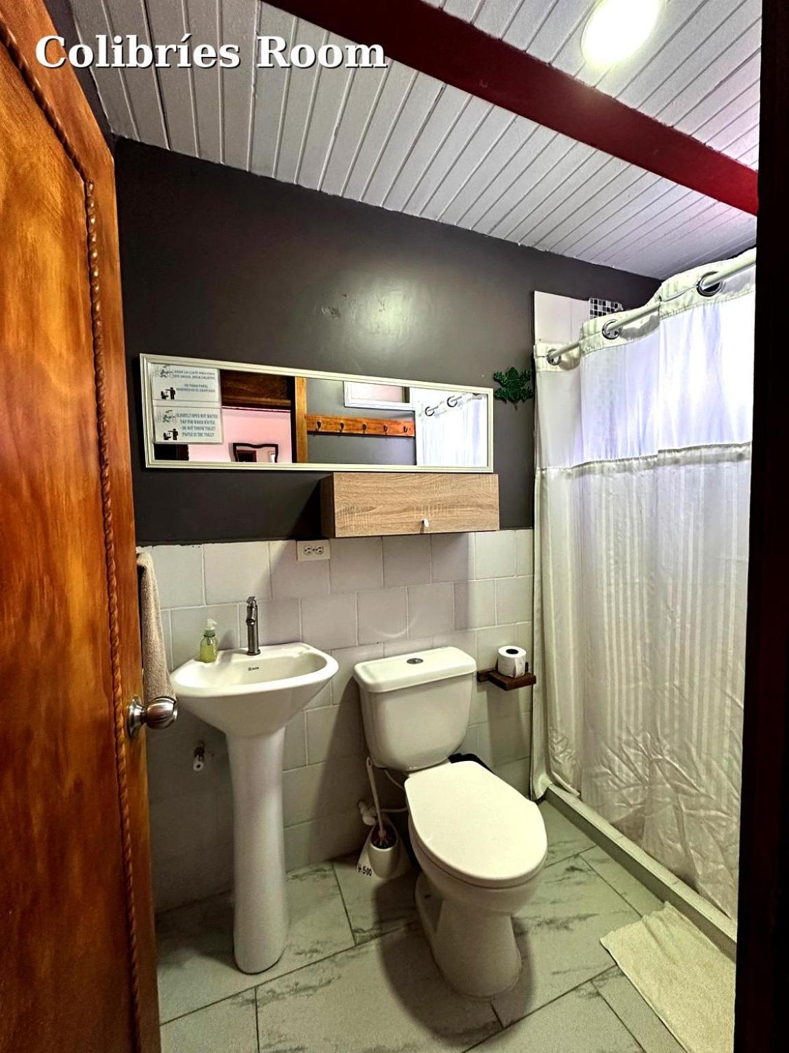 Hostal El Quinde ซาเลนโต ภายนอก รูปภาพ