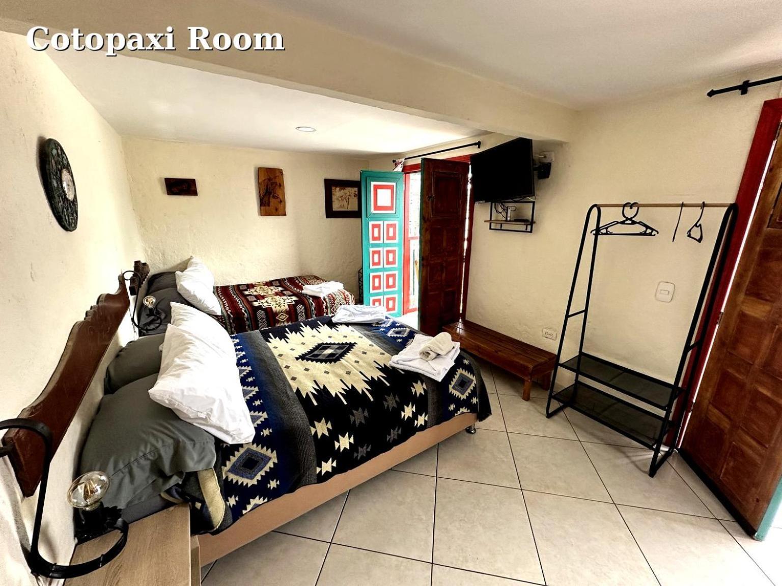 Hostal El Quinde ซาเลนโต ภายนอก รูปภาพ