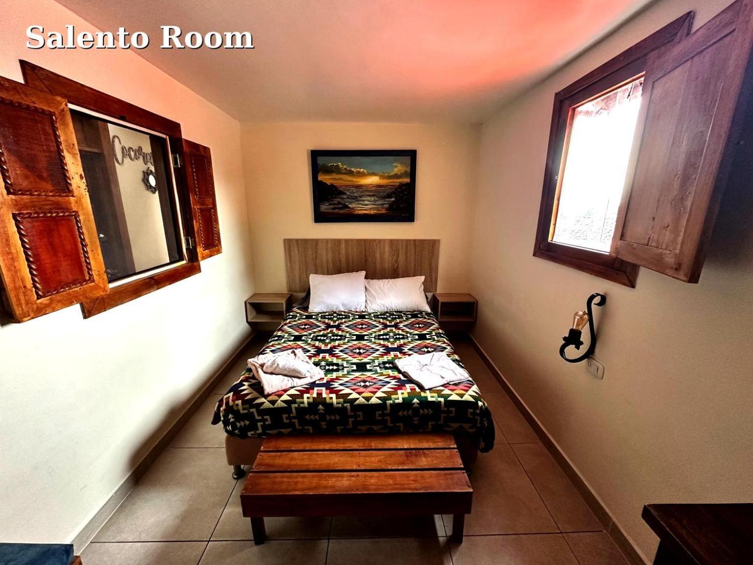 Hostal El Quinde ซาเลนโต ภายนอก รูปภาพ