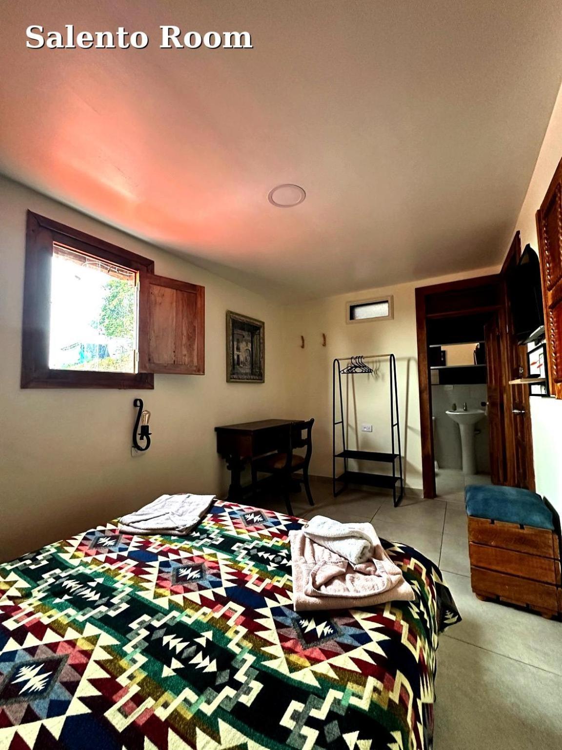 Hostal El Quinde ซาเลนโต ภายนอก รูปภาพ