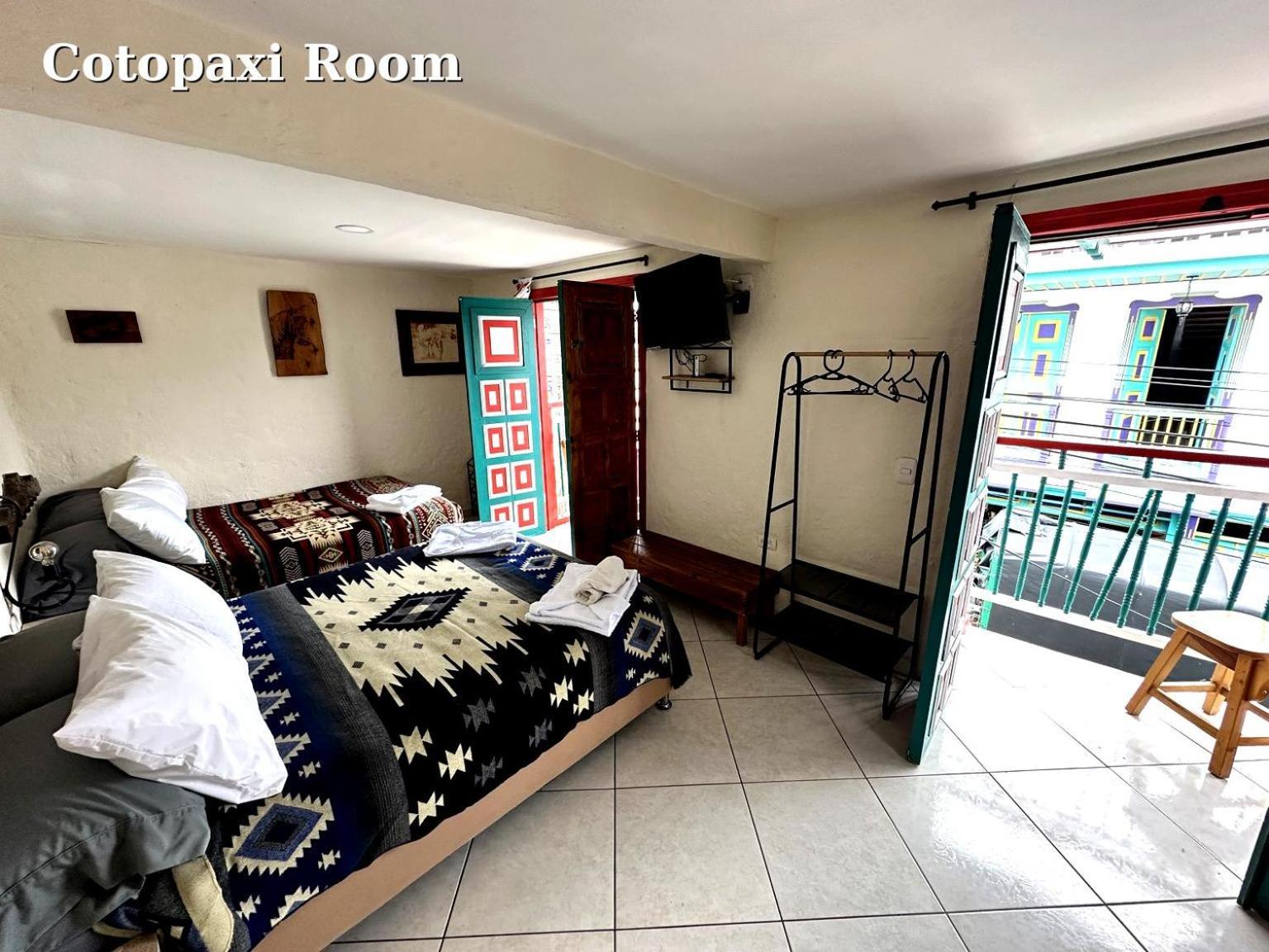 Hostal El Quinde ซาเลนโต ภายนอก รูปภาพ