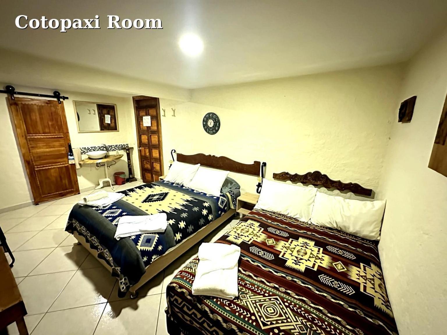 Hostal El Quinde ซาเลนโต ภายนอก รูปภาพ